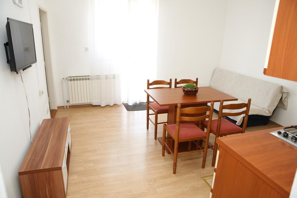 Apartmani Sprljan โวดีเซ ภายนอก รูปภาพ